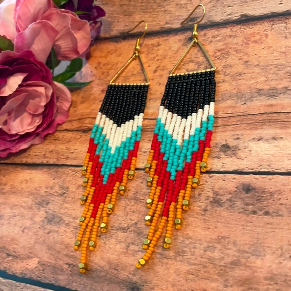 Western beaded earring - Picture 2 of 5